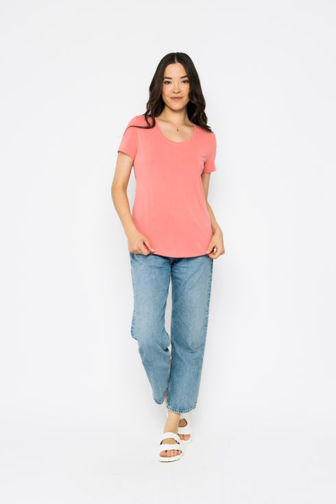 Gemma-Scoop Tee